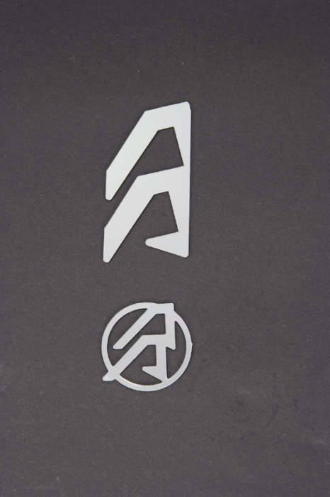 Alpha X Logo Silver / Prawe 